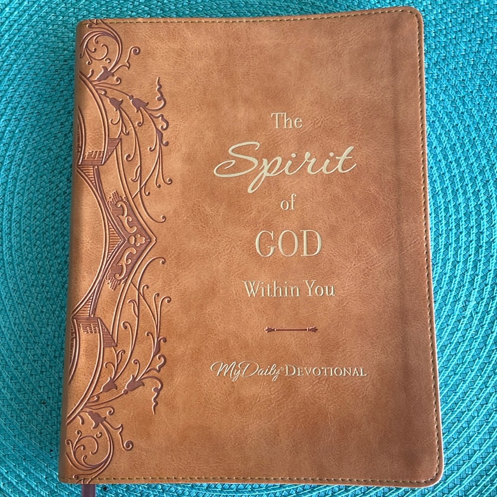 Daily devotional book - Thomas Nelson